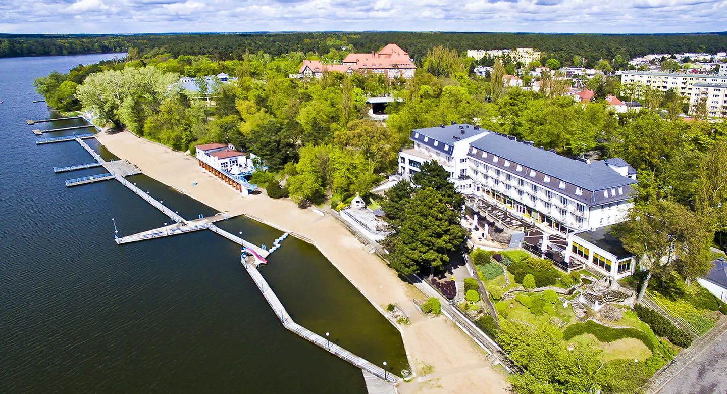 Pobyt nad Jeziorem Durowskim: 4* hotel Pietrak Spa & Wellness z wyżywieniem od 310 PLN/pokój