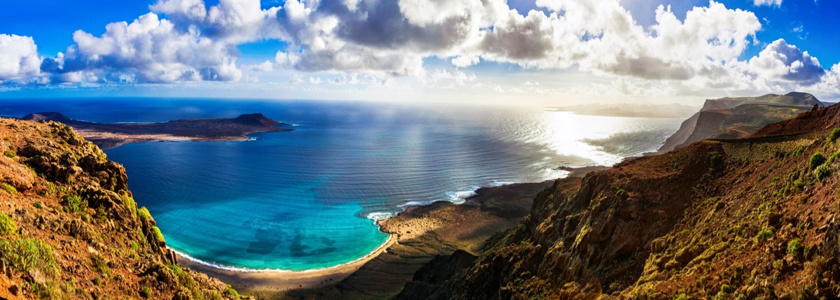 Tydzień na Lanzarote za 1131 PLN. Loty (bez WDC) z Wrocławia i apartament z widokiem na ocean