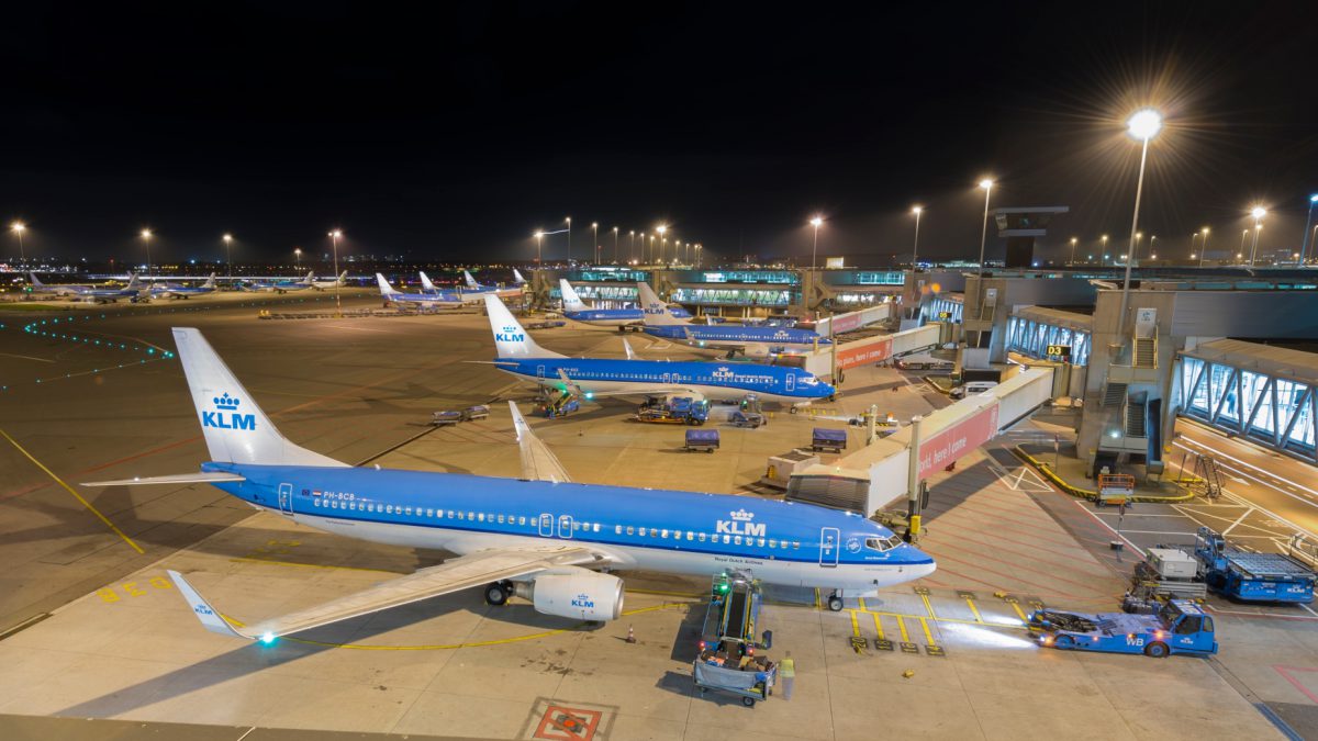 KLM odwołał wszystkie loty do Amsterdamu w sobotę wieczór! Samoloty latały puste, setki osób nie weszły na pokład