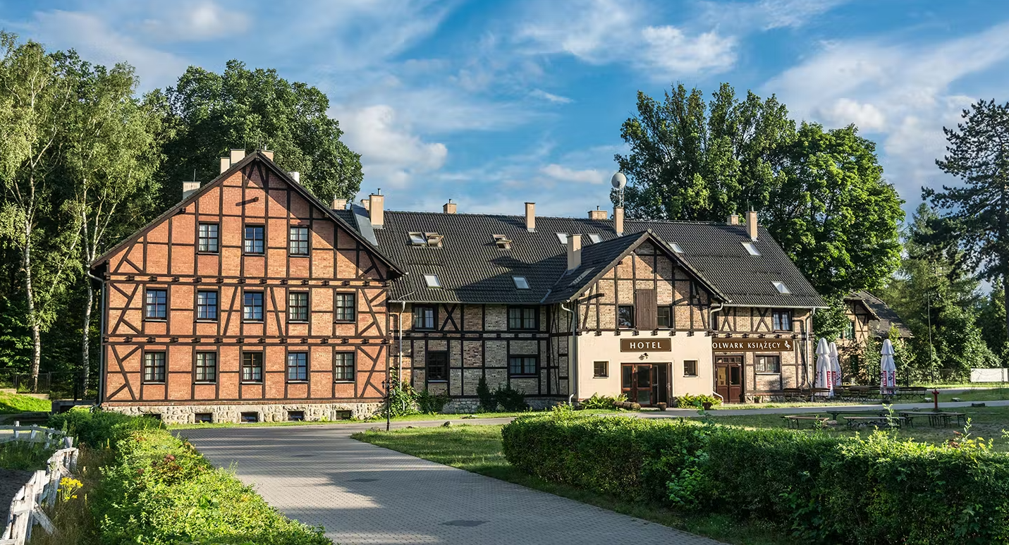 Wakacyjne (i nie tylko) noclegi z wyżywieniem w zabytkowym folwarku za 249 PLN/pokój