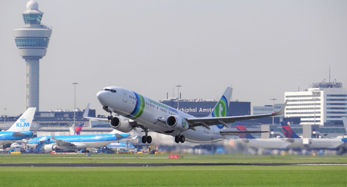 Ogromne zmiany na Schiphol od przyszłego roku. Kolejek ma nie być, ale linie są wściekłe na rząd!