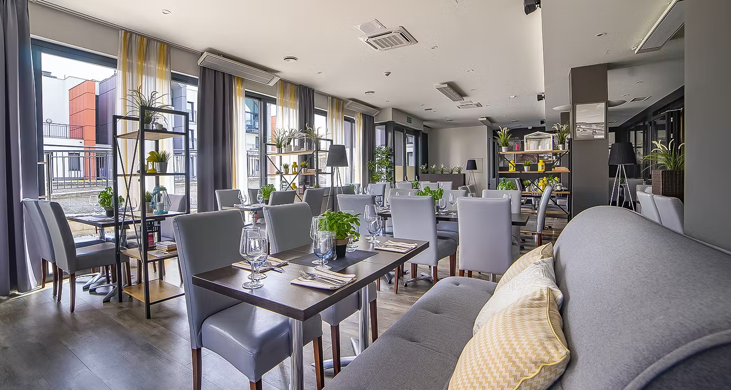 Wyprzedaż wakacji w Travelist: noclegi z wyżywieniem w górach i nad morzem od 298 PLN/pokój