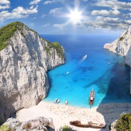First minute: all inclusive na greckiej wyspie Zakintos za 1788 PLN ☀️🍹 Loty + tydzień w hotelu niedaleko plaży 🏖️