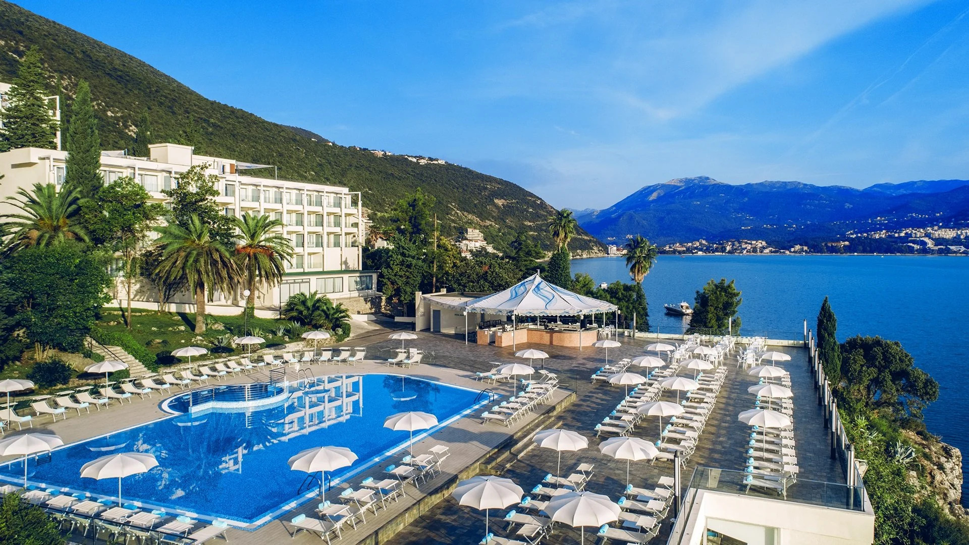 Tygodniowe all inclusive w 4* hotelu w Czarnogórze od 2379 PLN. Wyloty z 6 miast