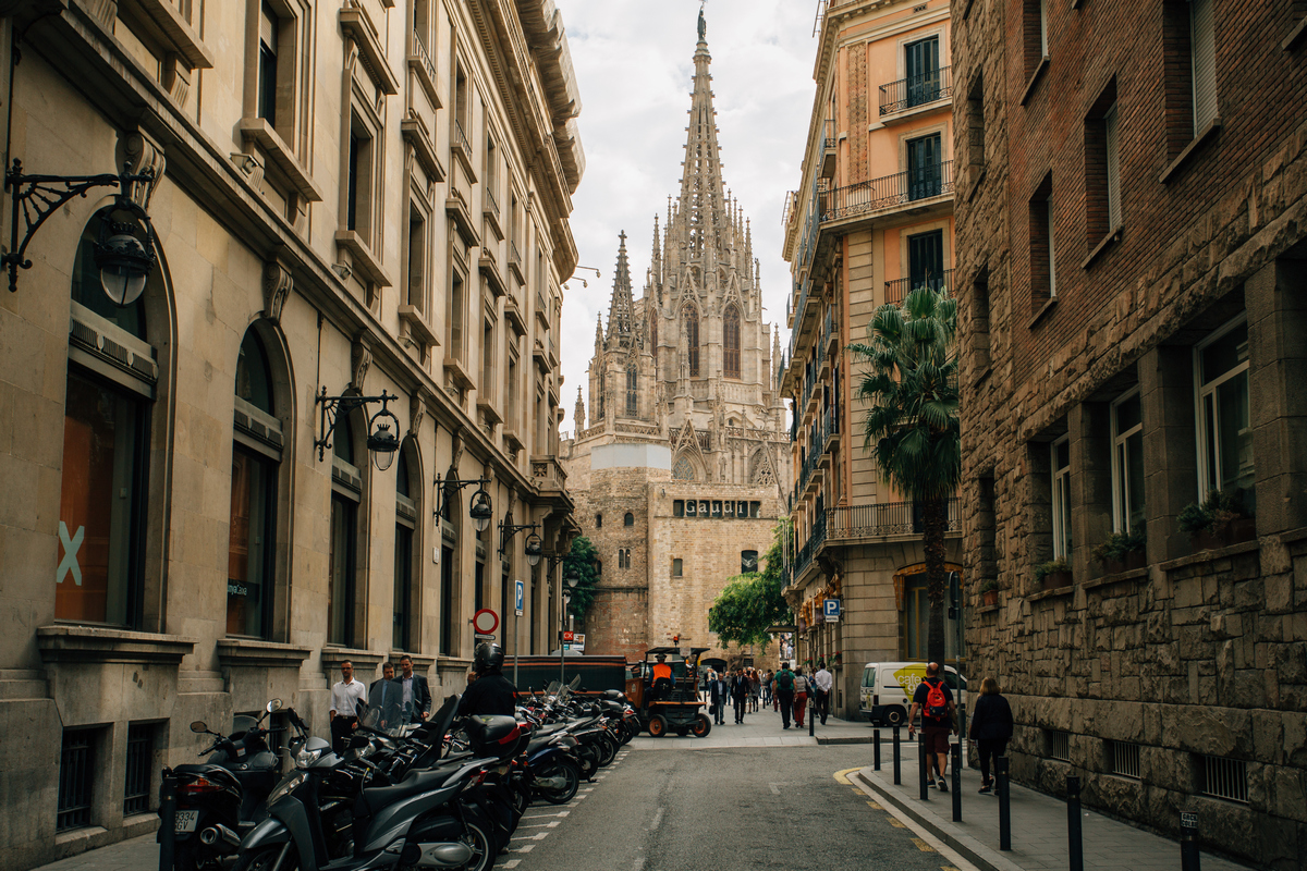 Wycieczka do Barcelony z weekendem za 733 PLN. Loty z Wrocławia i 3 noce w hotelu