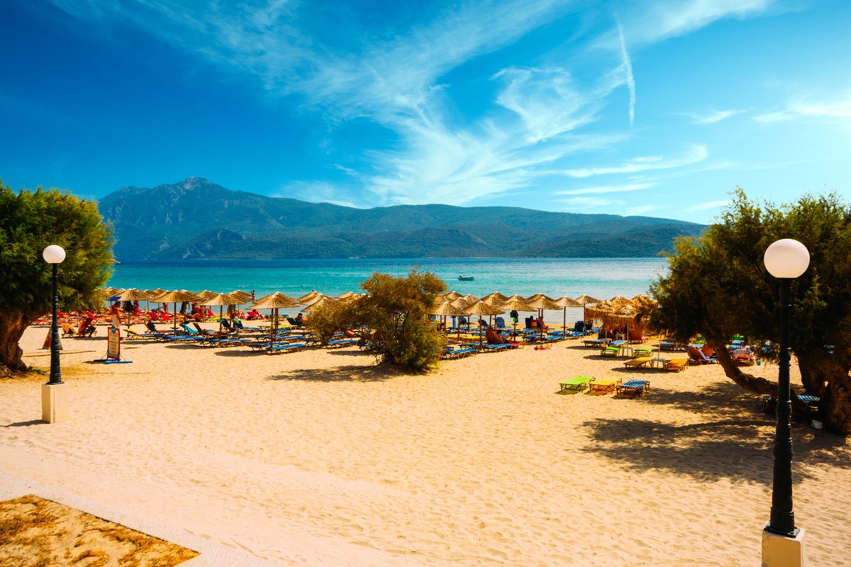 Lato na Samos za 2463 PLN. Loty z Warszawy + hotel przy plaży z wliczonym wyżywieniem