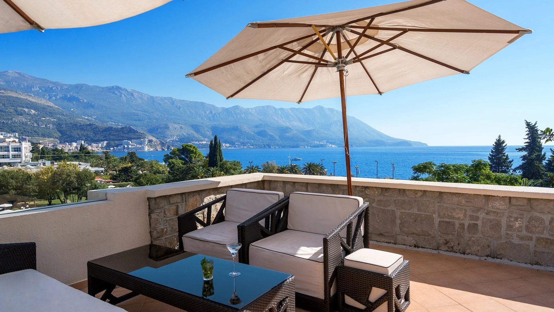 Tygodniowe all inclusive w 4* hotelu w Czarnogórze od 2389 PLN. Wyloty z 4 miast