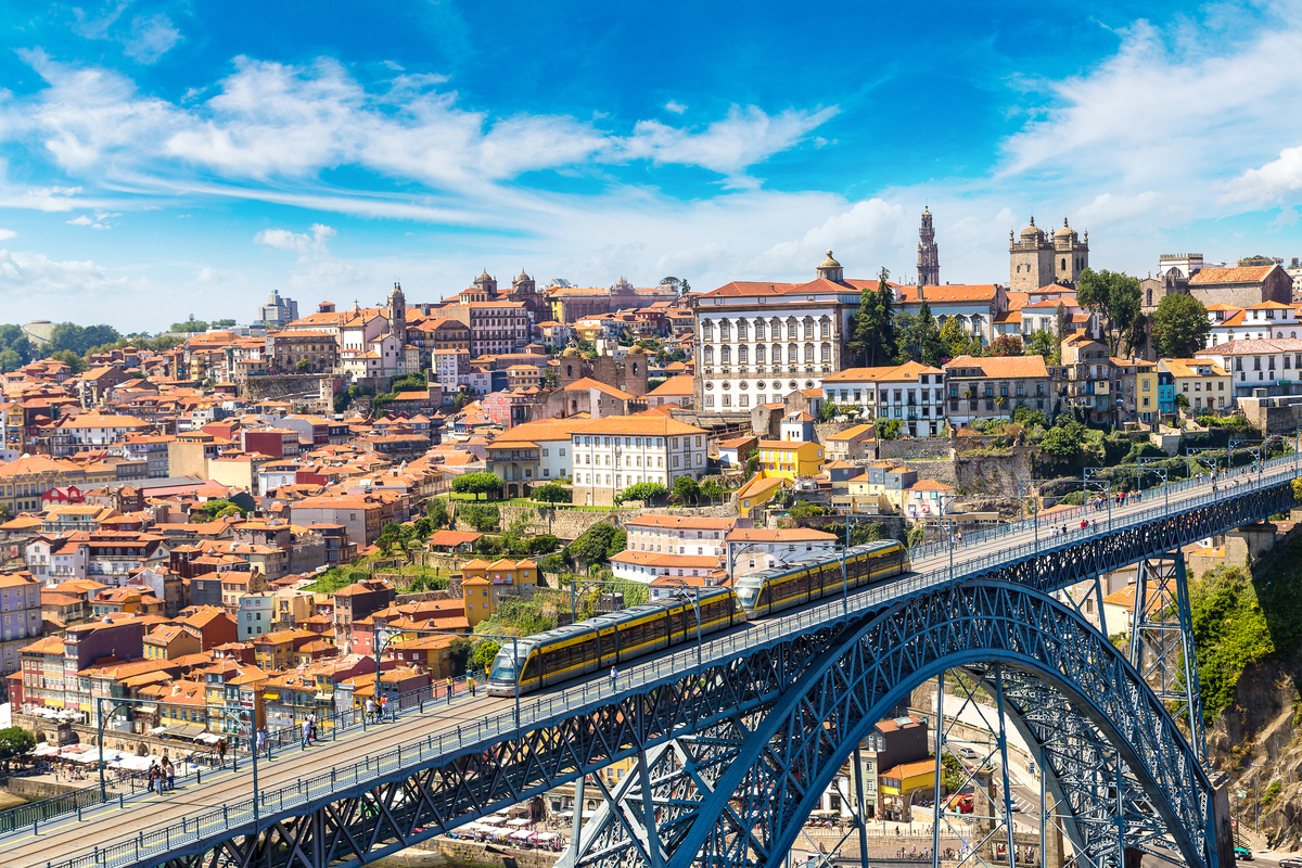 Dwa z najpiękniejszych miast w Europie połączy szybka kolej. Podróż skróci się z 3,5 godziny do 75 minut!