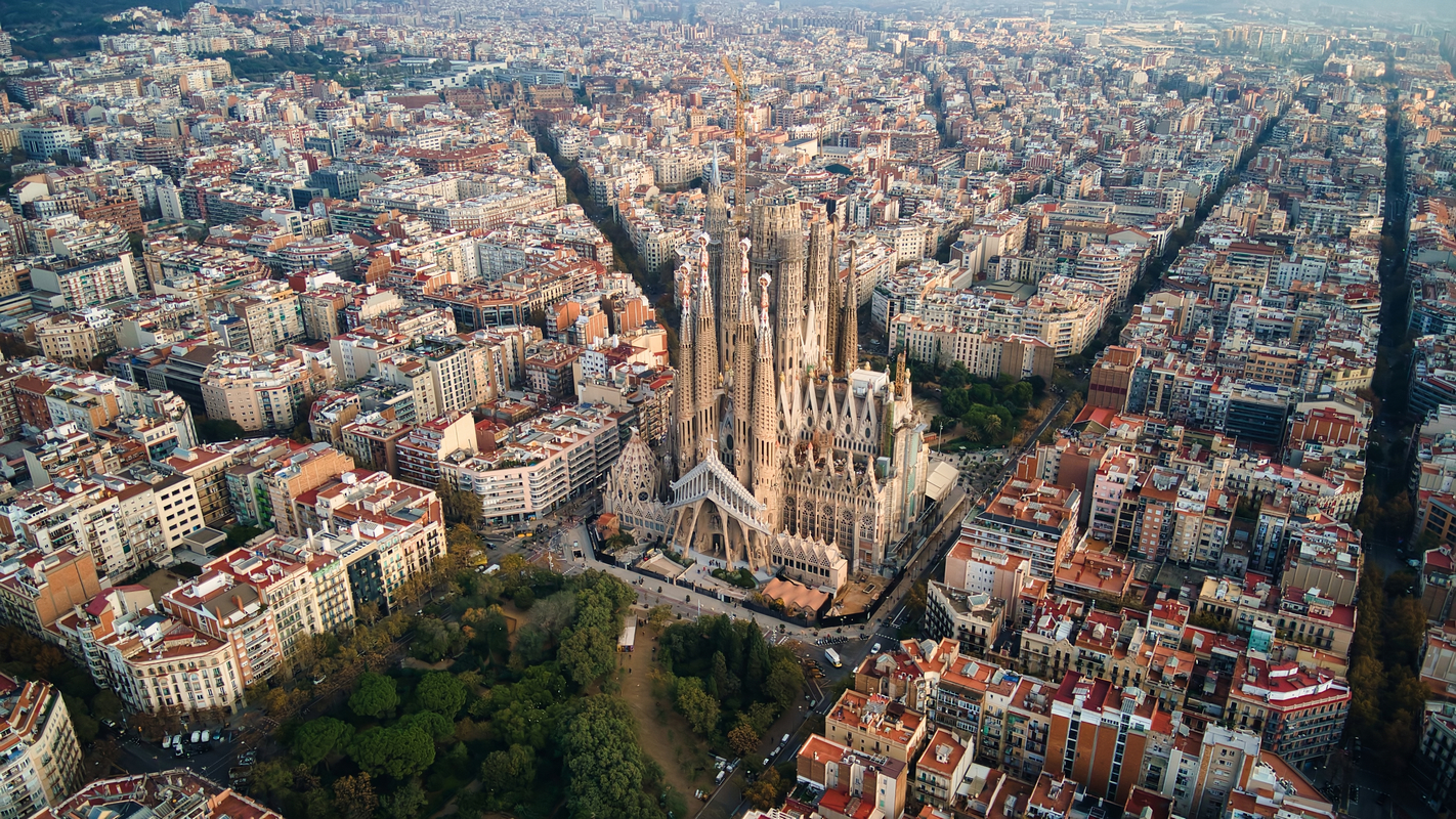 City break w Barcelonie 🏙️ Loty i 3 noce w hotelu za 909 PLN 🇪🇸