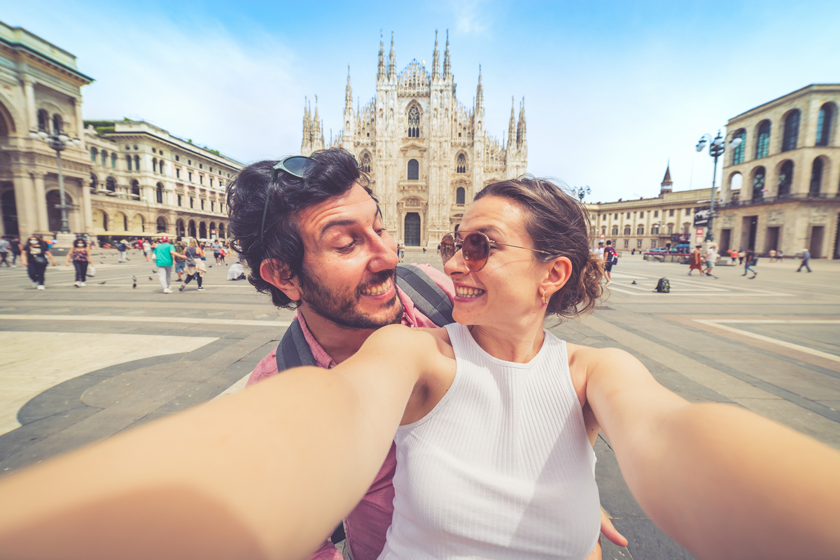 Versace, Gucci i Prada 🤑👗 Wiosenny weekend w Mediolanie za 721 PLN 😎