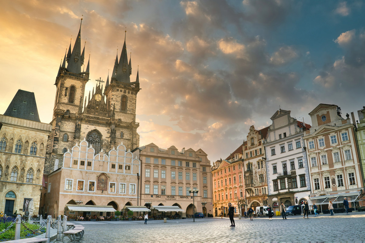 Styczniowy długi weekend w Pradze za 611 PLN. Loty z Krakowa + 4* hotel