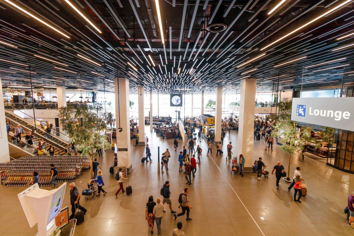 Na Schiphol wraca chaos. Linie dowiedziały się, że znów muszą anulować setki lotów przez 2 miesiące!