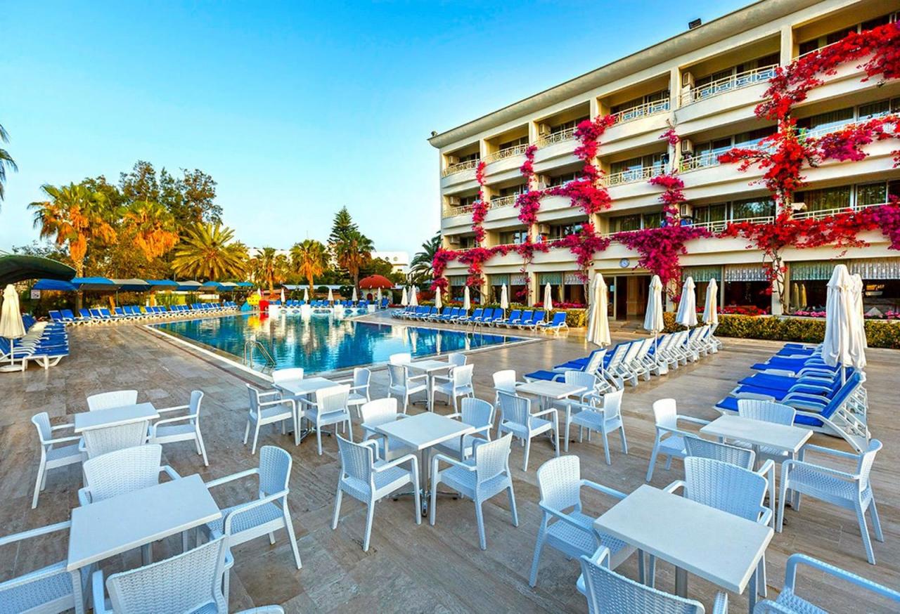 Wczasy w Turcji: tydzień w 4* hotelu z all inclusive od 2479 PLN. Wyloty z 2 miast