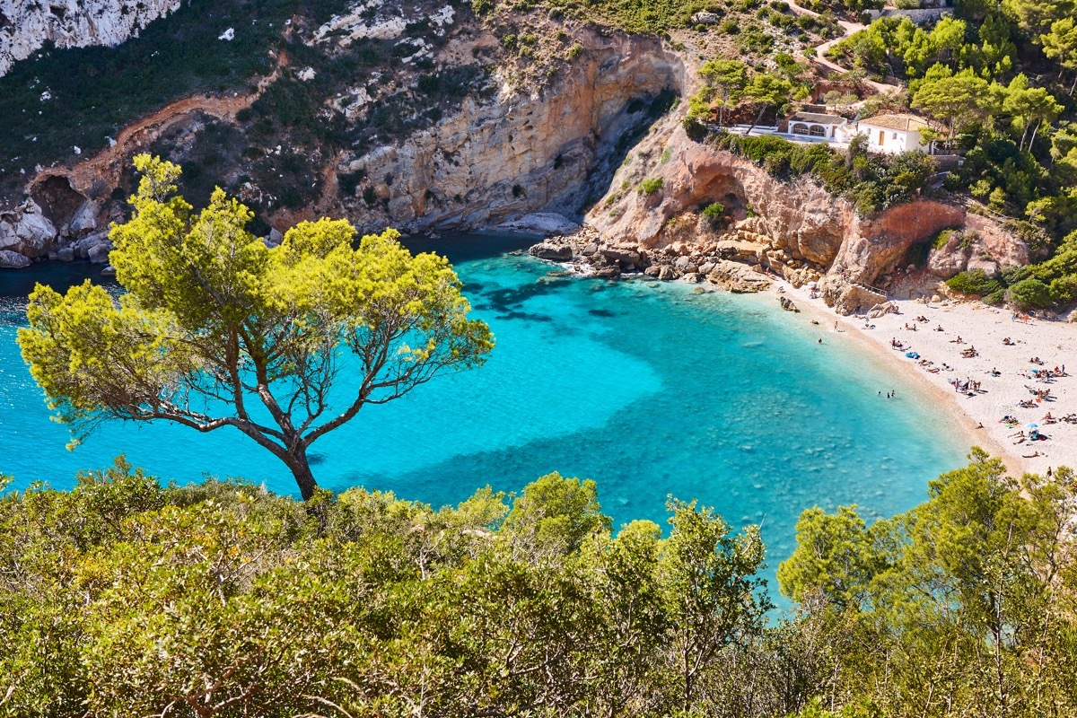 Wycieczka do Alicante za 893 PLN. Loty z Warszawy i 4 noce w hotelu w centrum miasta
