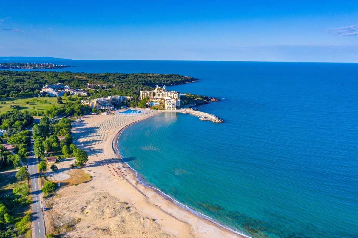 Przywitaj wakacje w Bułgarii 😍 All inclusive w ⭐⭐⭐⭐ hotelu przy plaży za 1799 PLN 🔥