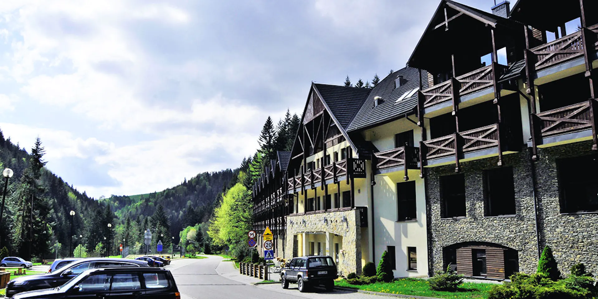 Beskid Sądecki: hotel Wierchomla Ski & Spa Resort z wyżywieniem od 370 PLN/pokój