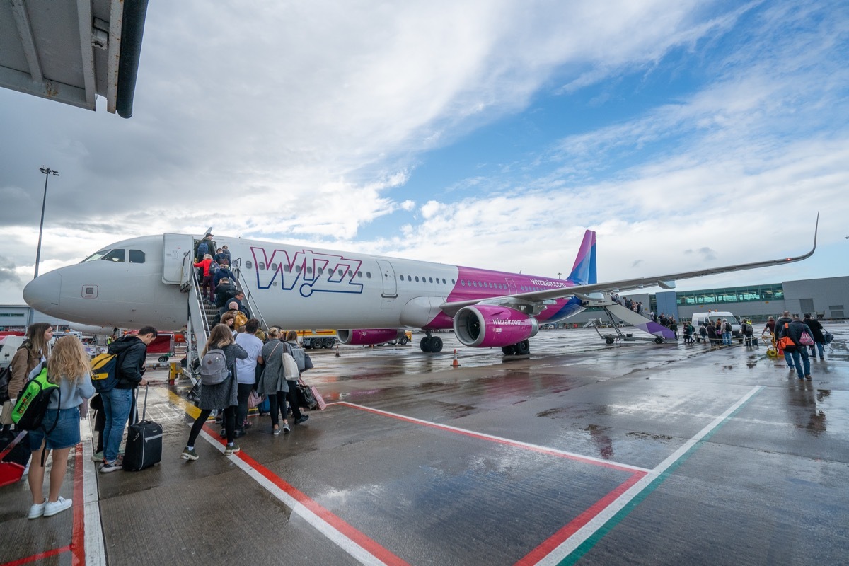 Wizz Air z kolejnym niechlubnym rekordem. Żaden inny przewoźnik nie ma aż tak bardzo opóźnionych lotów