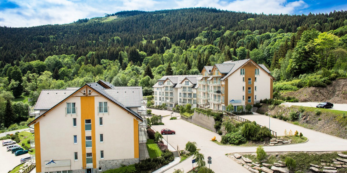 Urlop u stóp Czarnej Góry: Panorama Ski Bike Spa & Restaurant z wyżywieniem od 315 PLN/pokój