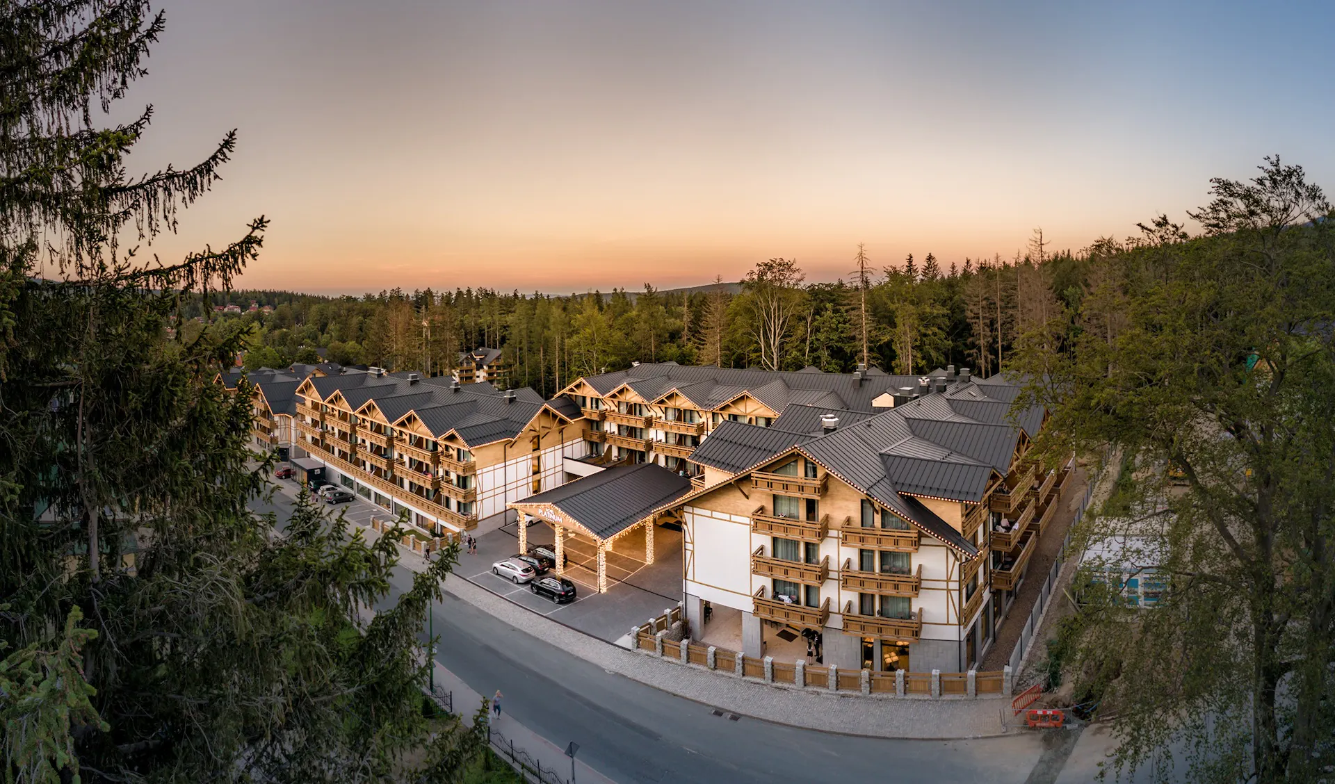Karkonosze: 5* Platinum Mountain Hotel & SPA z wyżywieniem od 387 PLN/pokój