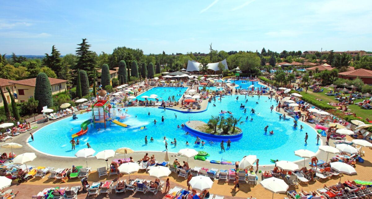 Jezioro Garda: tydzień na 5* kempingu z basenem i zjeżdżalniami za 1020 PLN/4 osoby
