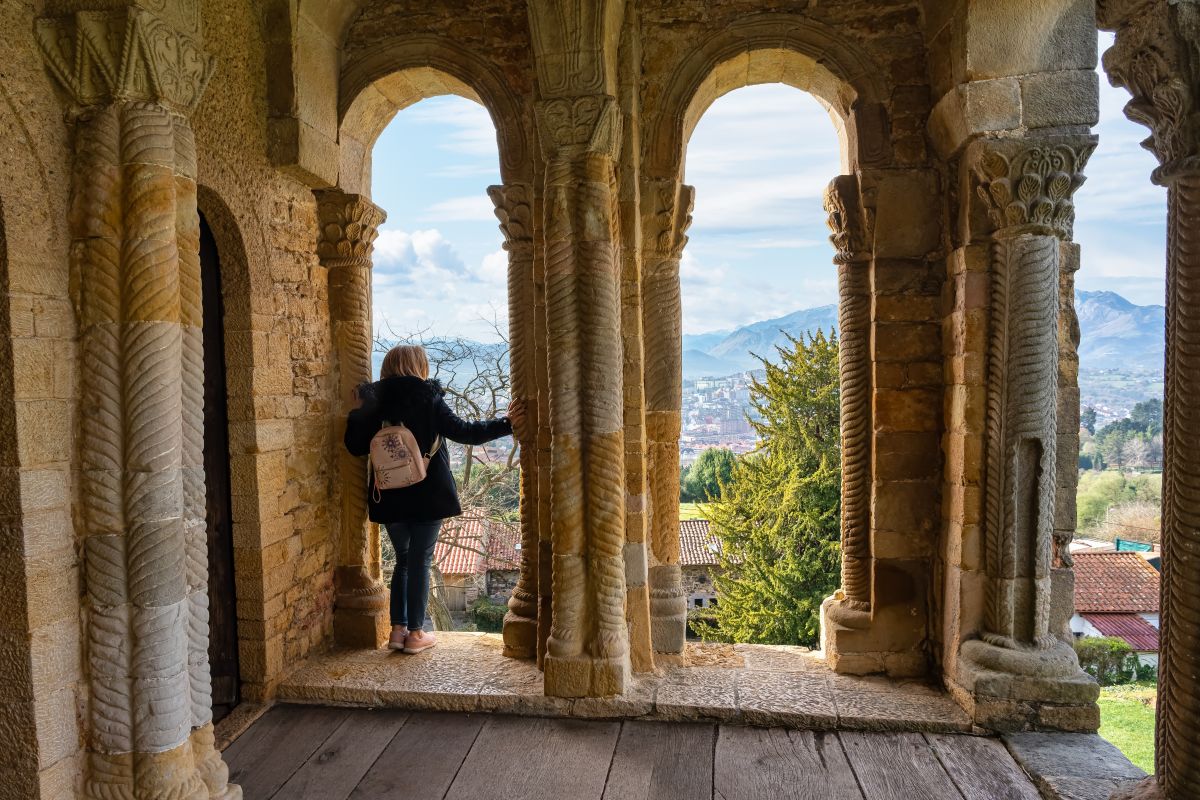 Wiosna w Asturii: loty Lufthansą do Oviedo z Katowic + noclegi za 1233 PLN