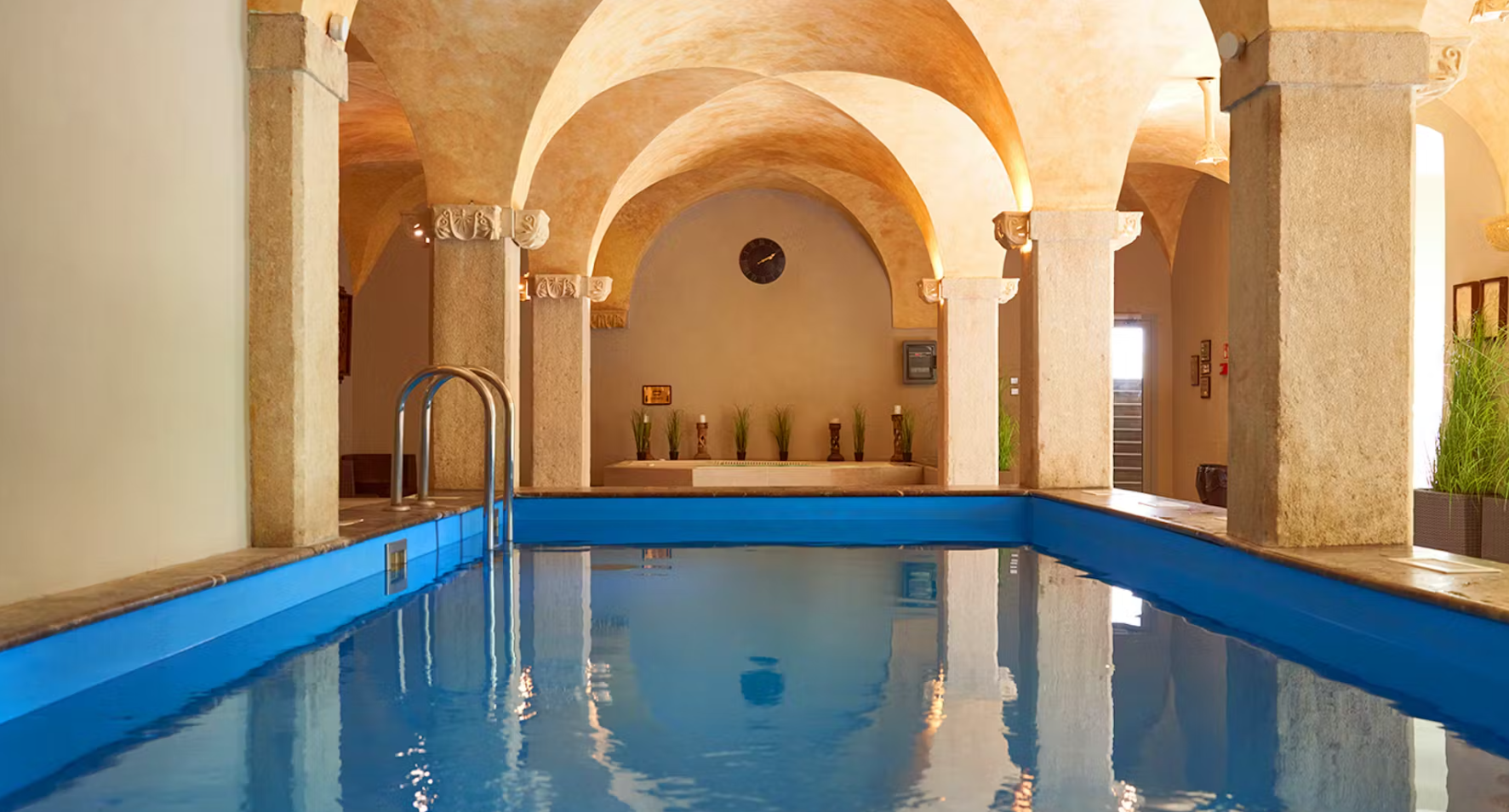 Relaks w pałacowym spa: 4* hotel Zamek na Skale ze śniadaniami za 209 PLN/pokój