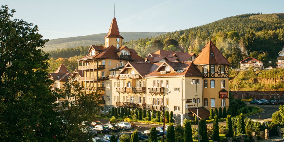 Świeradów-Zdrój: St. Lukas Sanatorium & SPA z wyżywieniem od 259 PLN/pokój