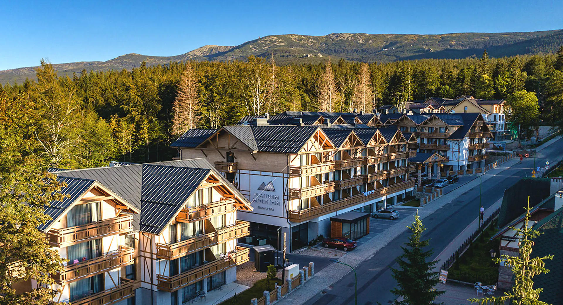 Karkonosze: 5* Platinum Mountain Hotel & SPA ze śniadaniami od 245 PLN/pokój