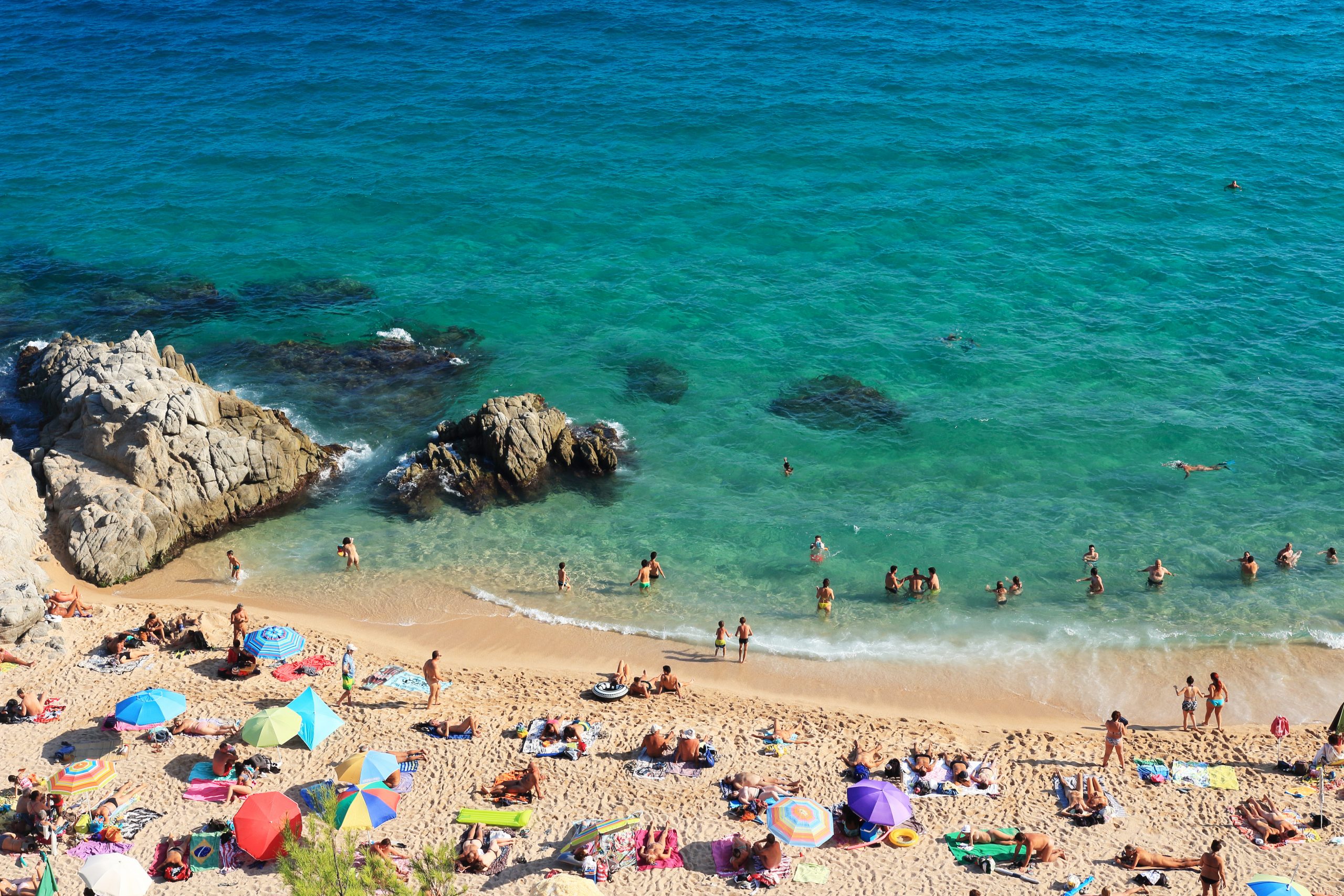 Odpocznij na dzikim wybrzeżu 🌊 7 dni nad morzem w Hiszpanii (z wyżywieniem) za 2199 PLN 😎