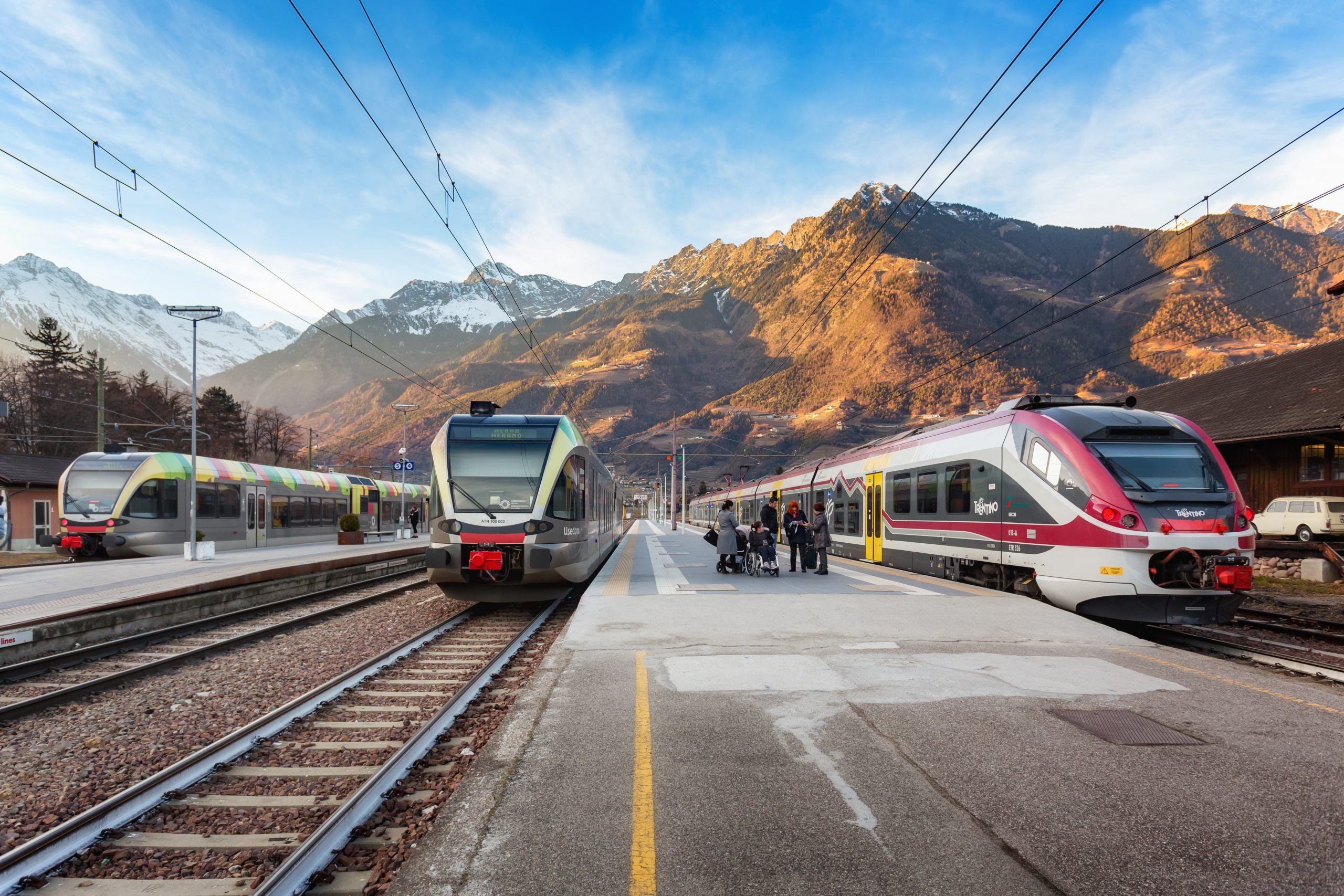 Darmowy bilet kolejowy o wartości 1000 euro w zamian za… zrobienie sobie tatuażu. Nietypowy pomysł polityków