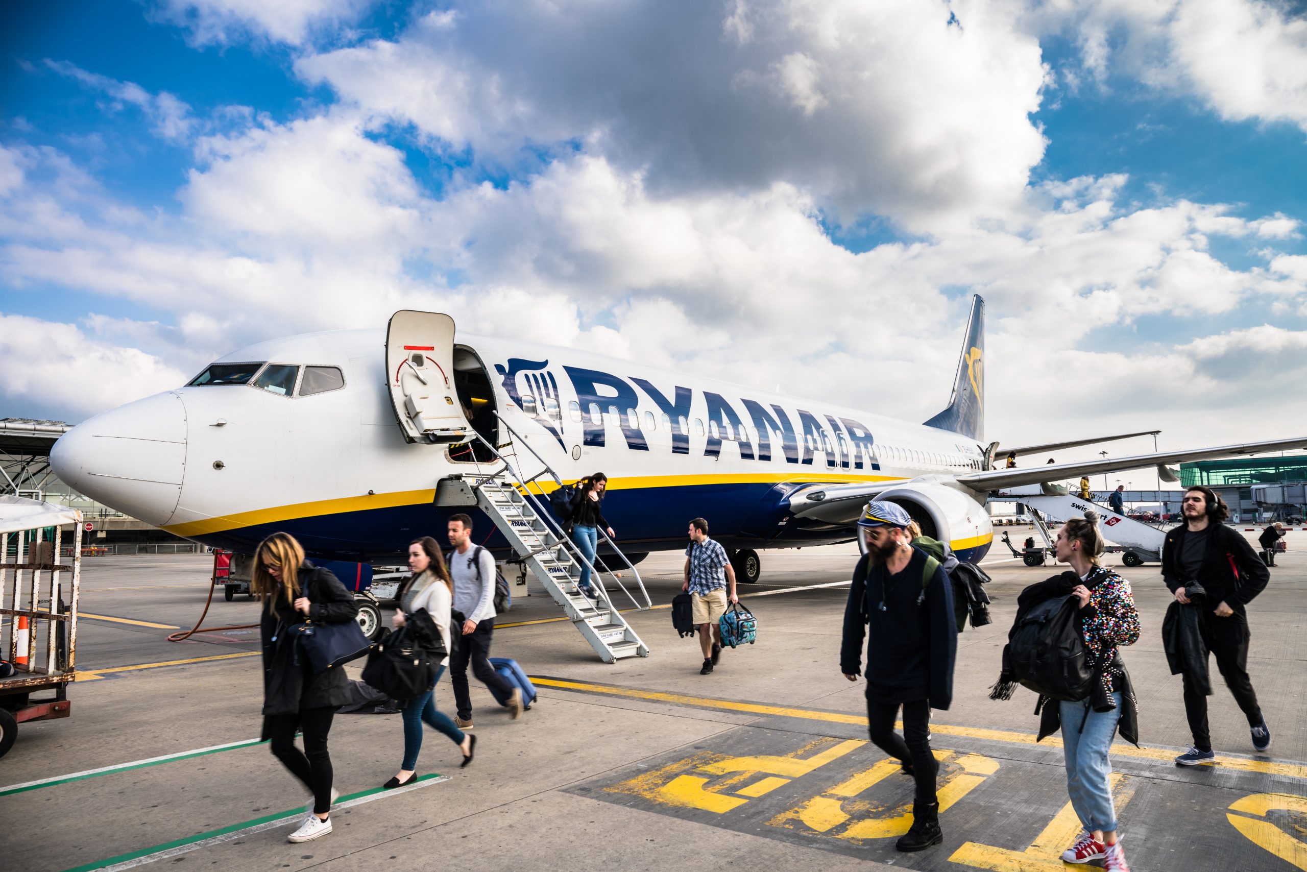 Seniorzy pomylili się przy odprawie online. Ryanair kazał im dopłacić prawie 600 złotych