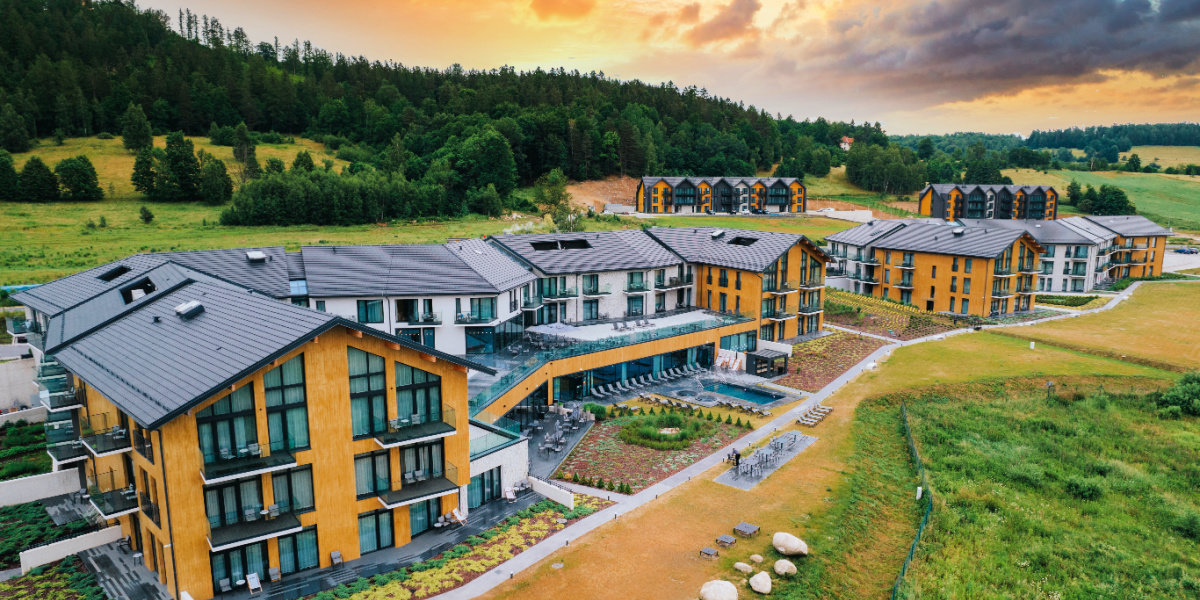 Zalew Sosnówka w Karkonoszach: 4* Lake Hill Resort & SPA ze śniadaniami od 299 PLN/pokój