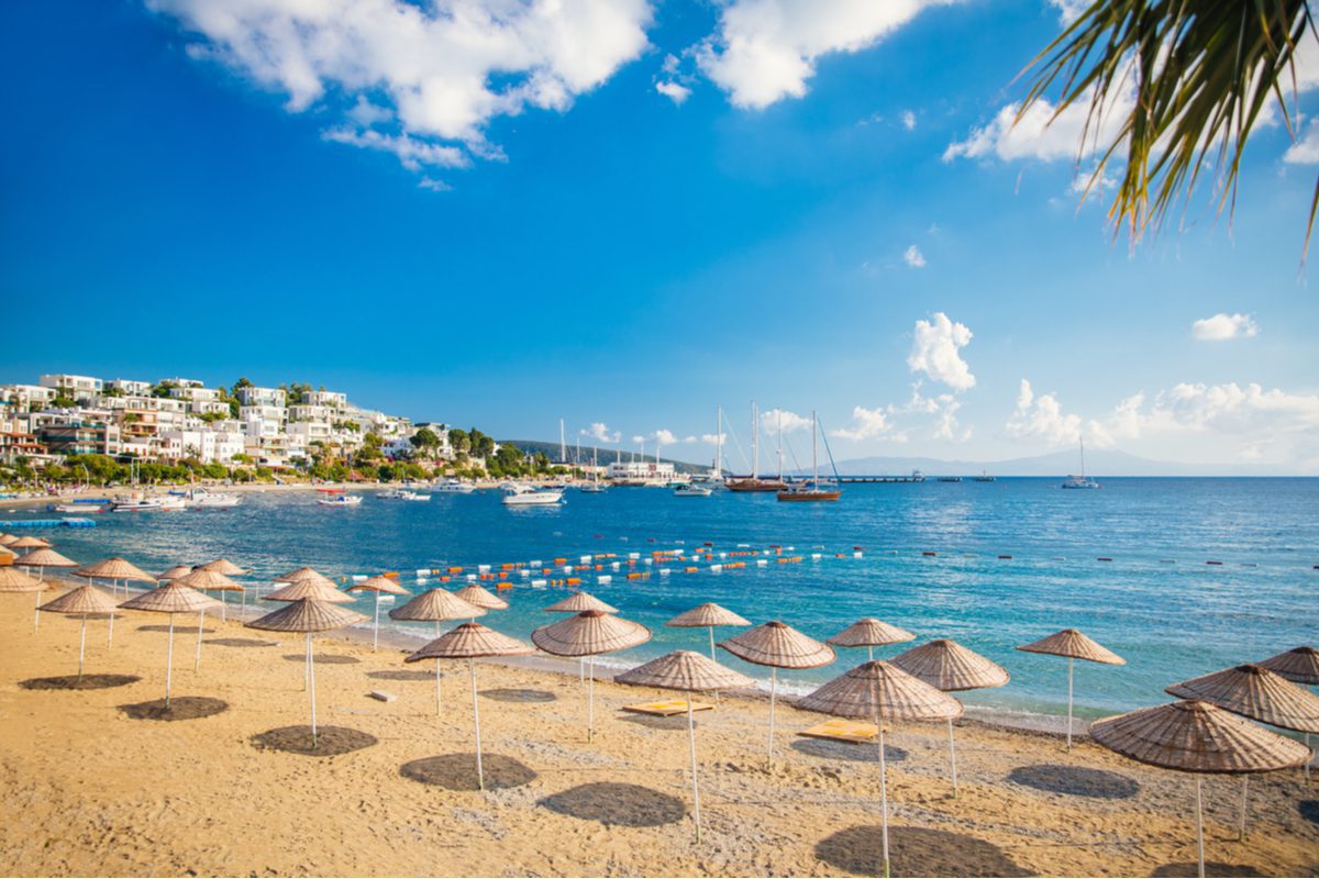 Turcja first minute: luksusowy 5* hotel z all inclusive i basenem infinity od 3000 PLN. Wyloty z 6 miast