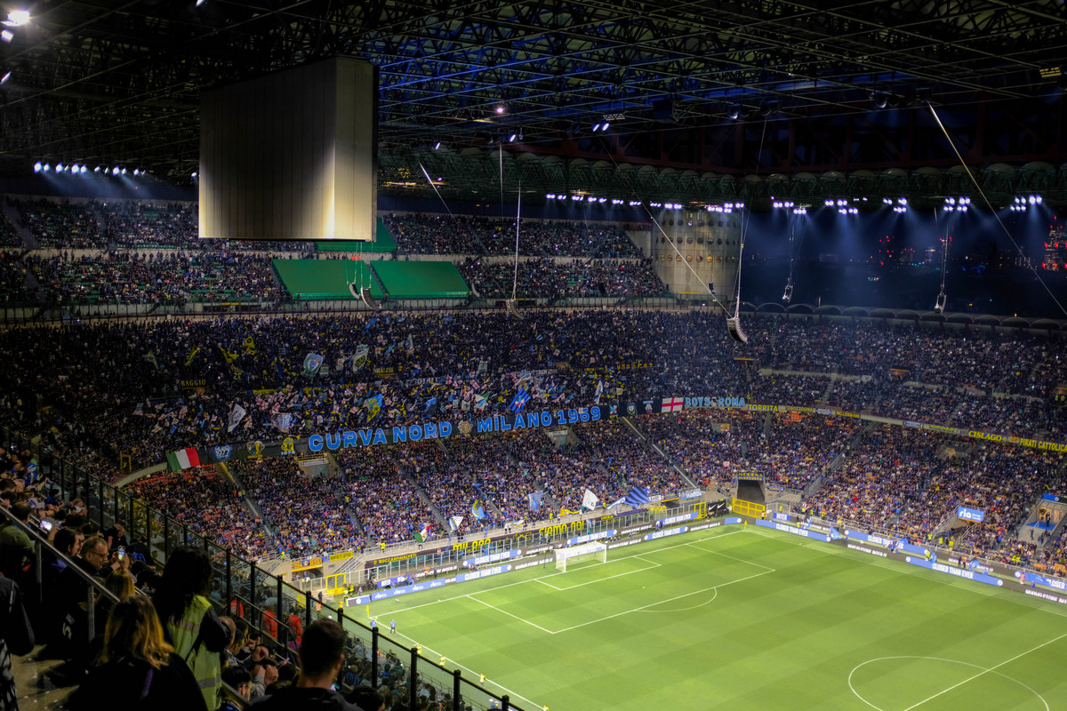 Liga Mistrzów: loty z Warszawy, noc w hotelu i bilet na Inter Mediolan-AS Monaco za 603 PLN