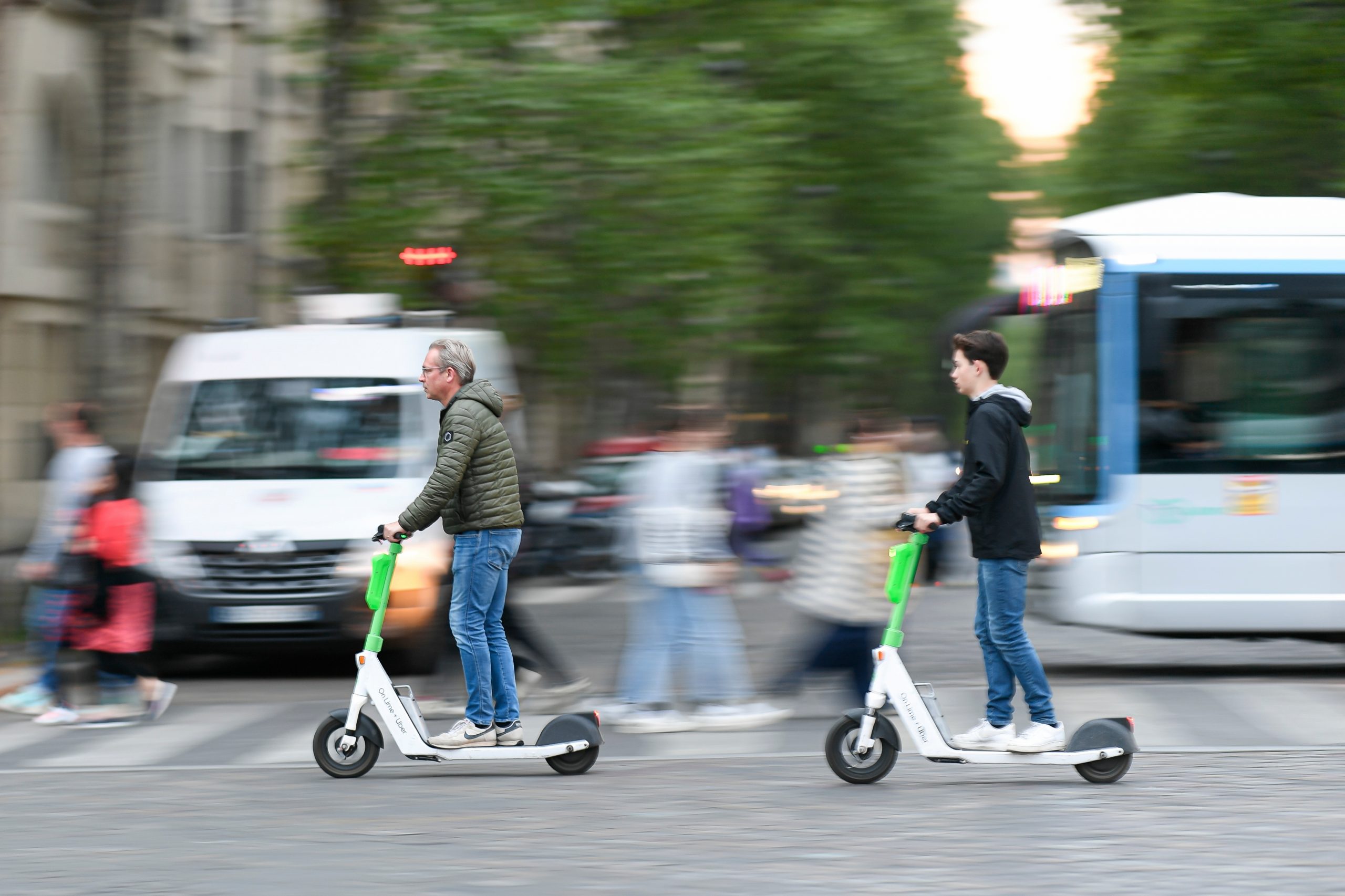Pierwsza europejska stolica oficjalnie zakazuje wynajmu elektrycznych hulajnóg. Inni zrobią to samo?