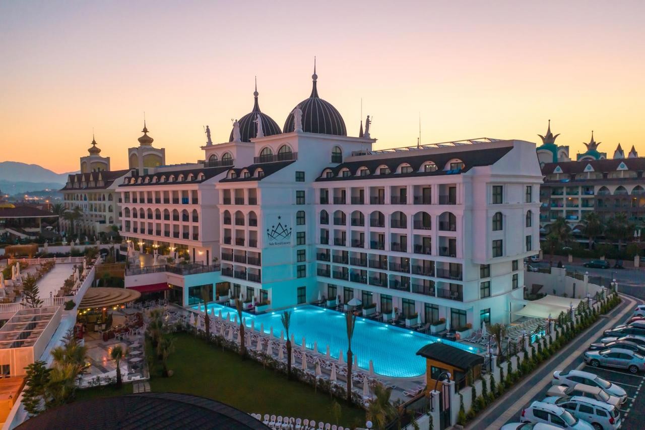 Wczasy w Turcji: 7 dni w 5* hotelu z all inclusive za 2064 PLN. Wylot z Katowic