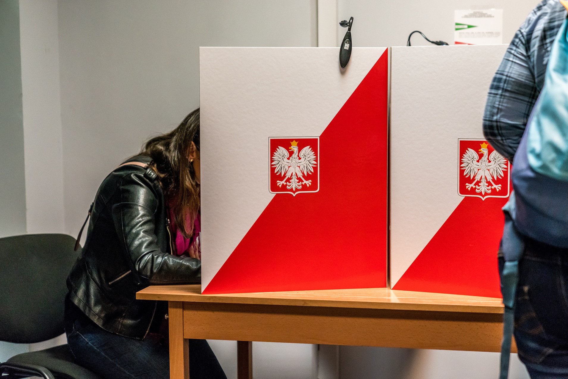 Będziesz w podróży 15 października? Podpowiadamy, jak głosować za granicą!