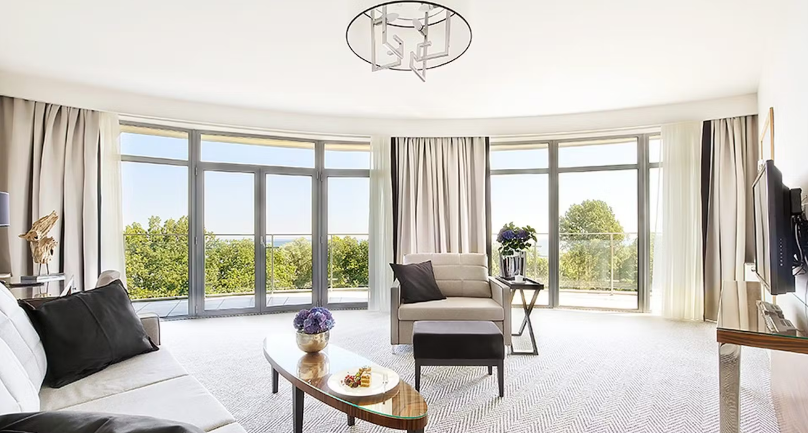 Flash sale w Travelist: 5* Diune Hotel & Resort by Zdrojowa ze śniadaniami od 374 PLN/pokój