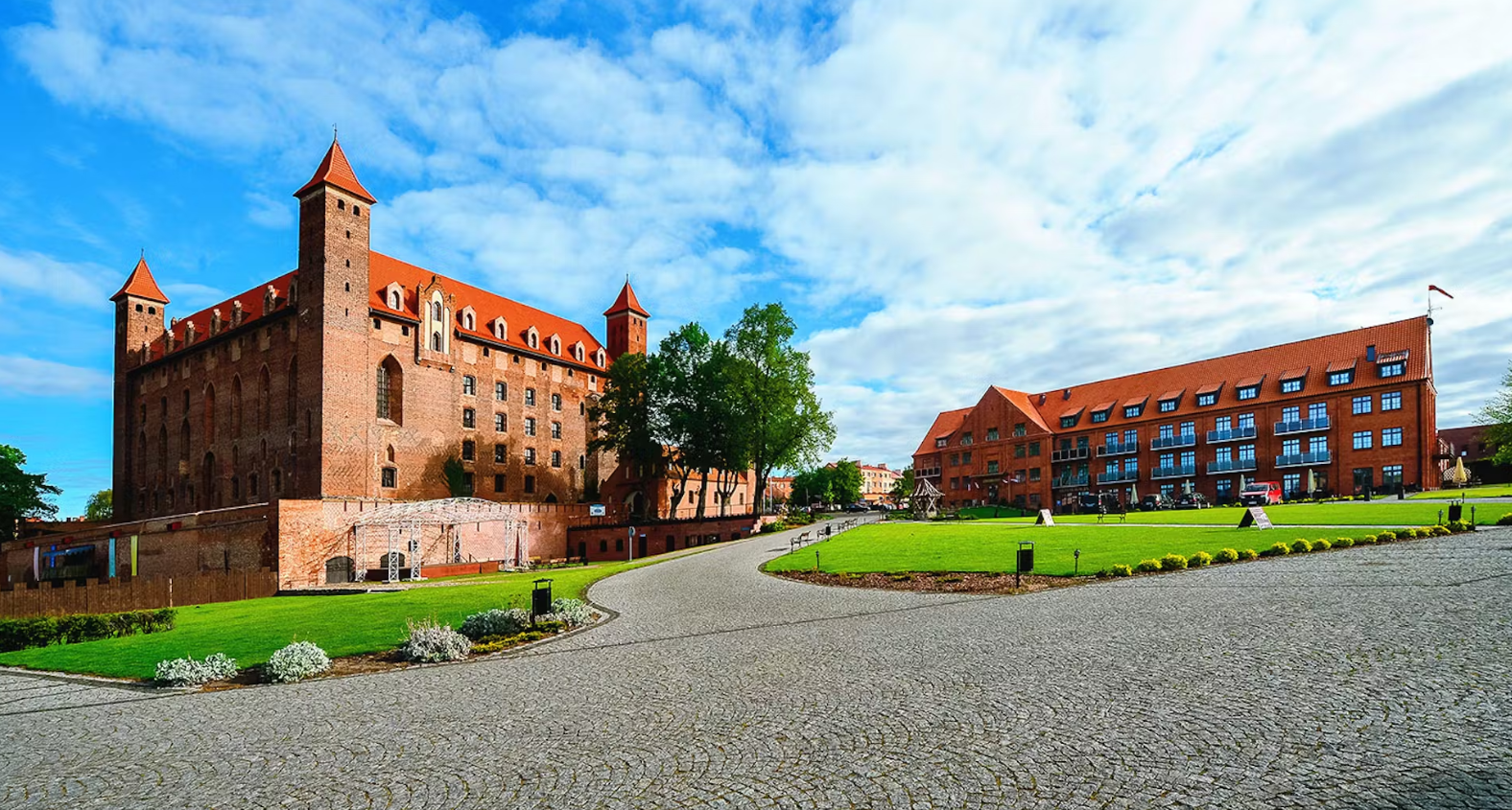Noclegi w 4* hotelu Zamek Gniew ze śniadaniami od 264 PLN/pokój