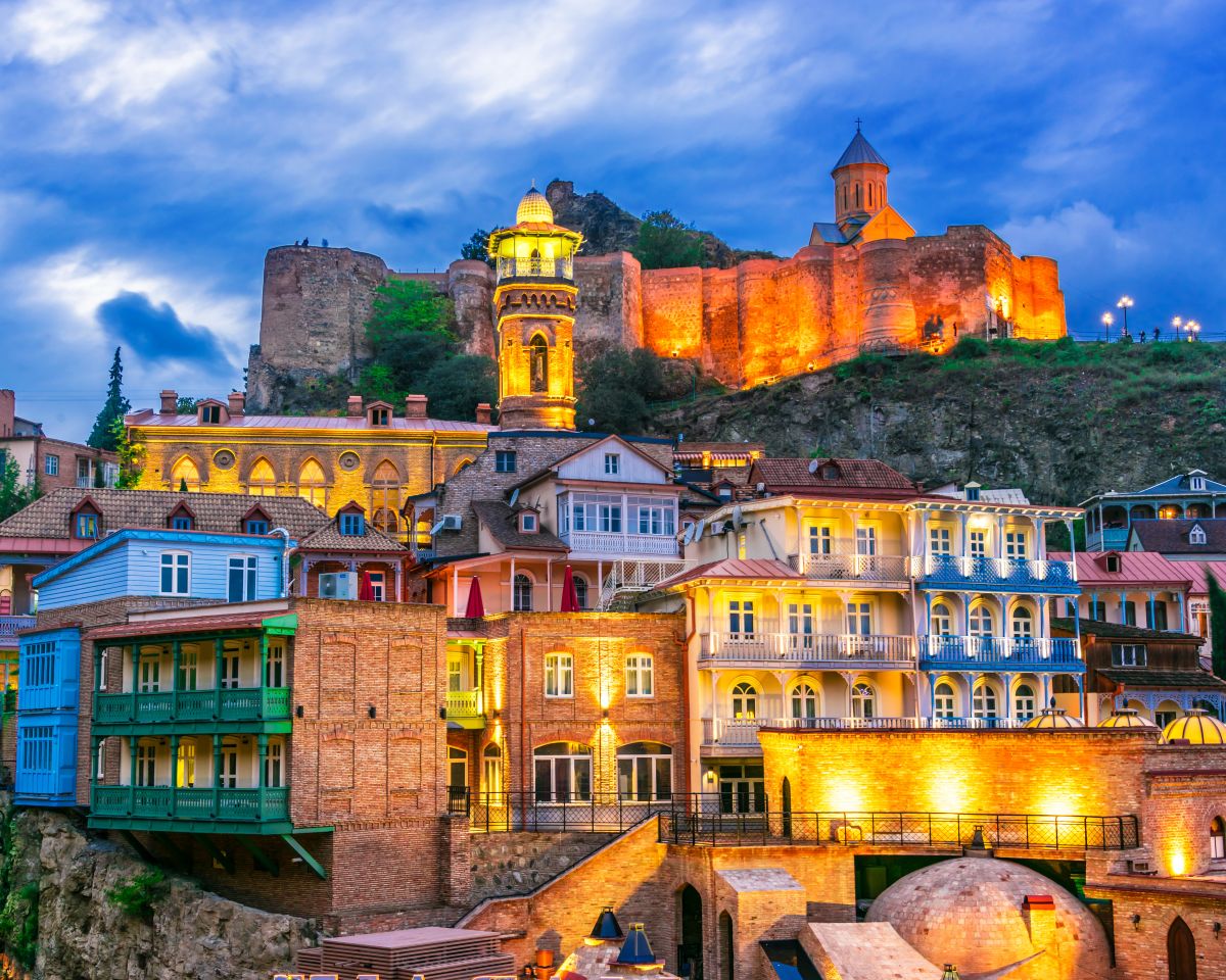 Kalendarz adwentowy PLL LOT: Tbilisi z 11 polskich miast od 626 PLN. Również na ferie!