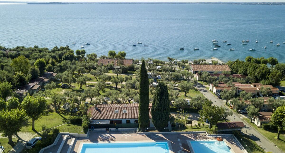 Wakacje nad jeziorem Garda: domek letniskowy dla 4 osób za 4425 PLN/tydzień