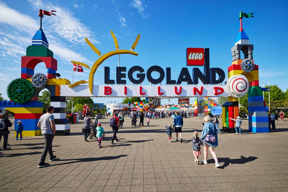 Wymarzony wyjazd do Legolandu w dobrej cenie i w pełni zorganizowany. Odkryj magię LEGO całą rodziną!