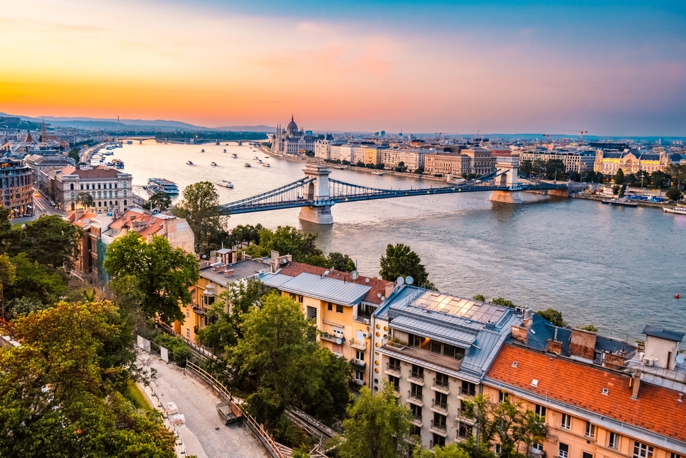 City break w Budapeszcie za 491 PLN. Loty z Warszawy + noclegi w 4* hotelu Bristol