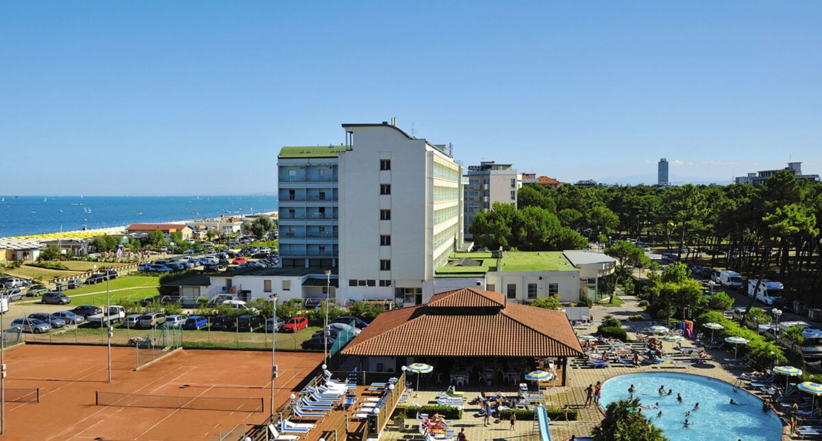 6 dni w hotelu nad Adriatykiem z wyżywieniem „HB+” za 1499 PLN/osoba