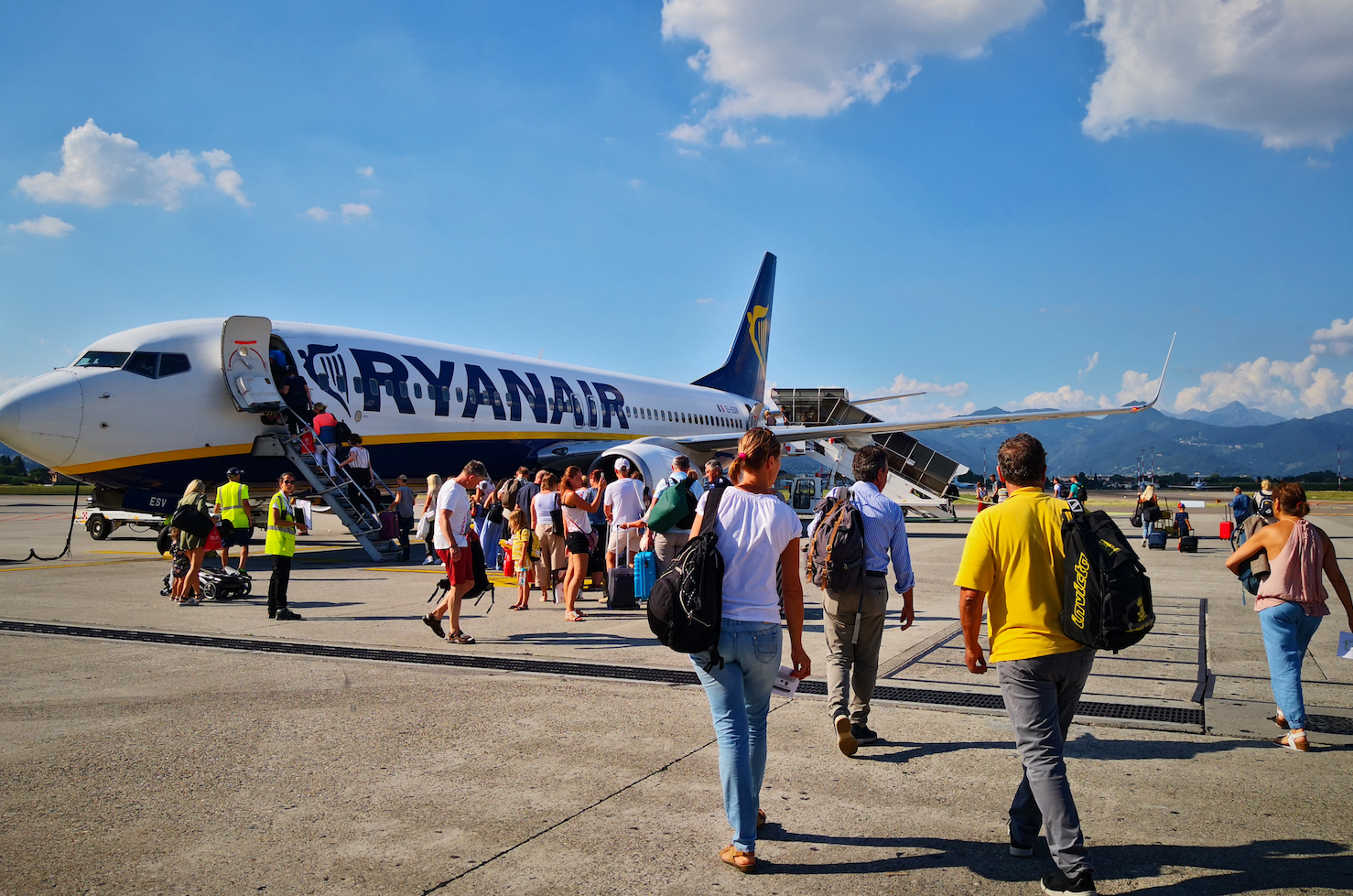 Ryanair zabiera 2 samoloty z Modlina! Trafią na 2 inne lotniska w Polsce