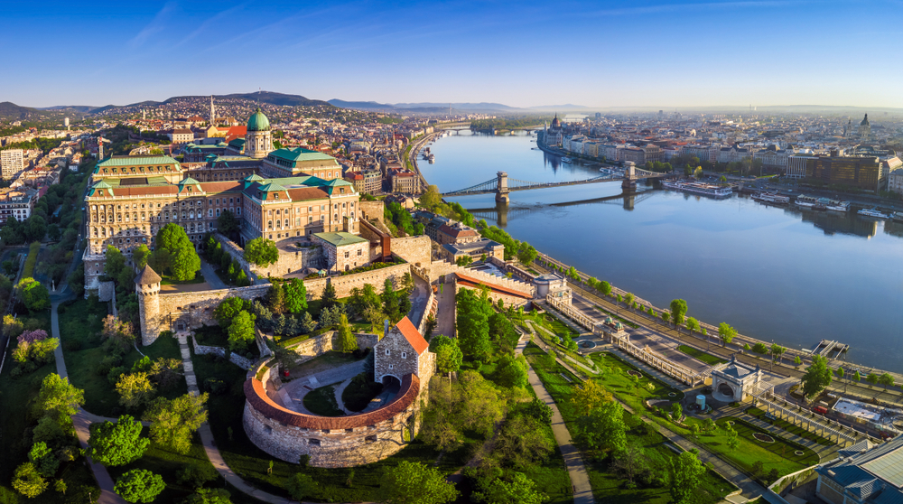 Wakacyjny przedłużony weekend w Budapeszcie za 610 PLN. Loty z Warszawy + apartament w centrum