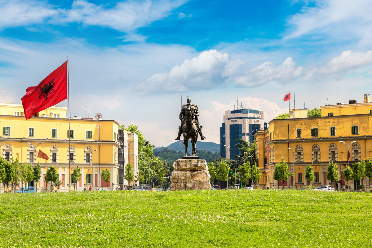 City break w Tiranie za 435 PLN. Loty z Warszawy + hotel ze śniadaniami