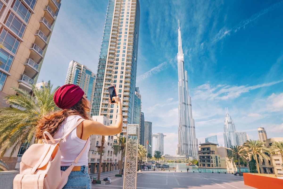 Grudzień w Dubaju: 7 dni (ze śniadaniami) w 4* Holiday Inn z basenem na dachu za 3500 PLN. Wylot z Warszawy