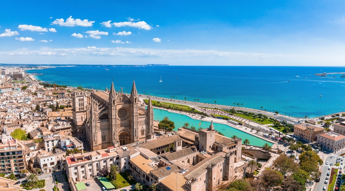 Zimowy city break na Majorce 😎 Loty z Warszawy i 4* hotel za 999 PLN 😍