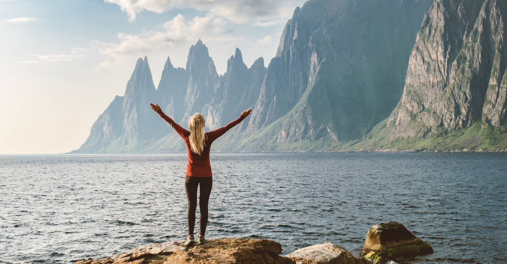 Fiordy będą jadły ci z ręki! 🏞️🌊 Zbiór lotów do Norwegii od 120 PLN 🇳🇴